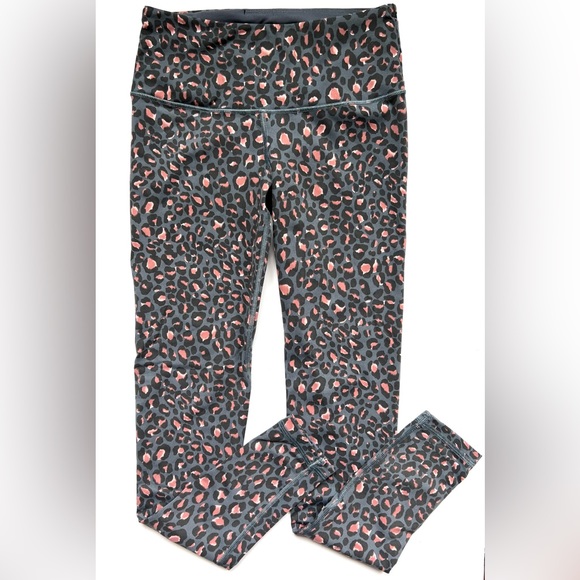 Victorias Secret Knockout Leggings - Picture 2 of 5